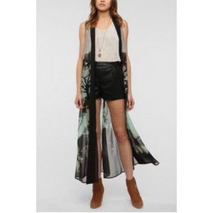 UO Sleeveless Duster